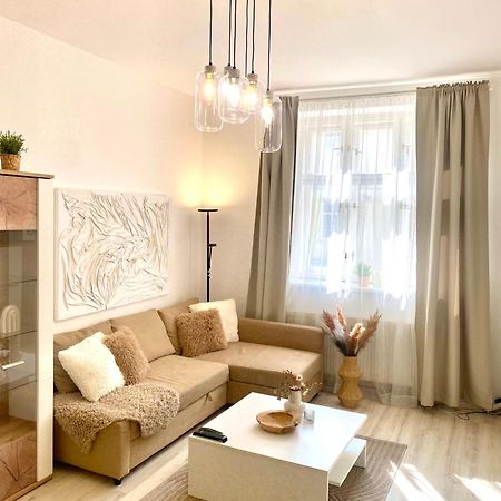 ברטיסלאבה James Bond Apartment Old Town מראה חיצוני תמונה