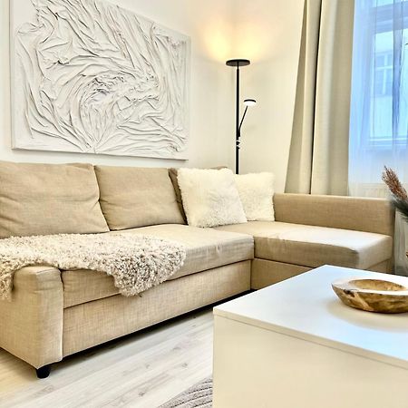 ברטיסלאבה James Bond Apartment Old Town מראה חיצוני תמונה