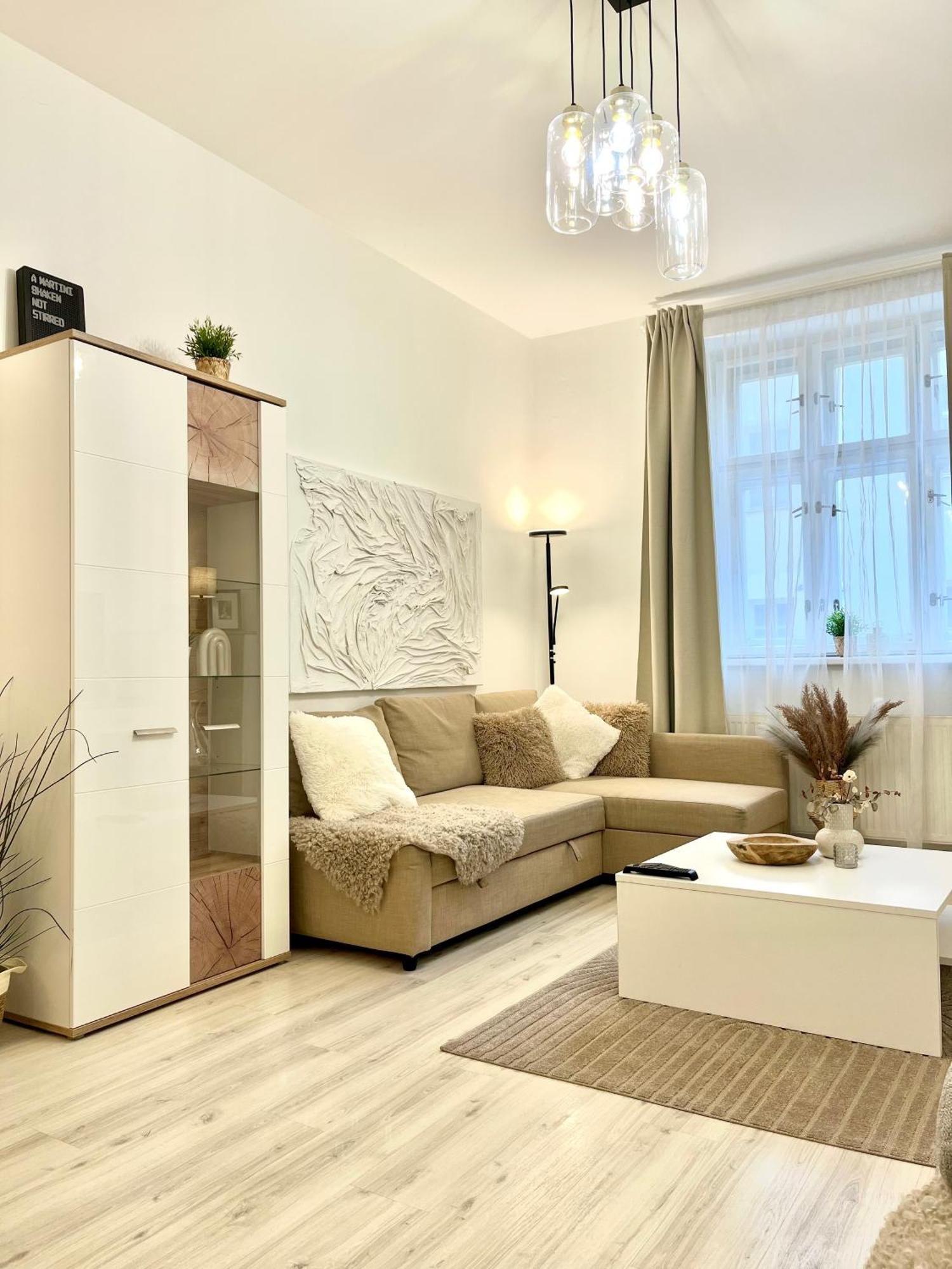 ברטיסלאבה James Bond Apartment Old Town מראה חיצוני תמונה