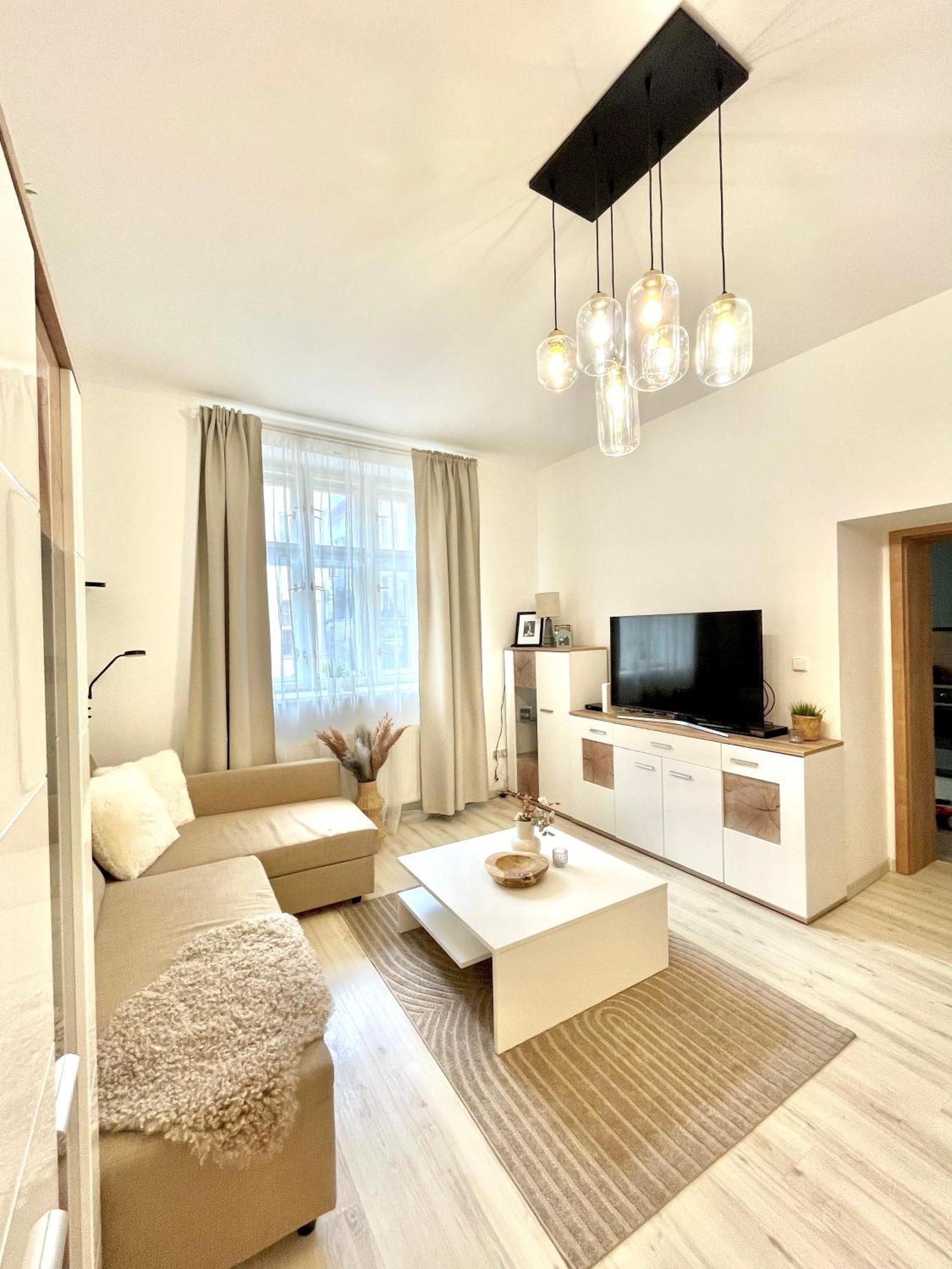 ברטיסלאבה James Bond Apartment Old Town מראה חיצוני תמונה