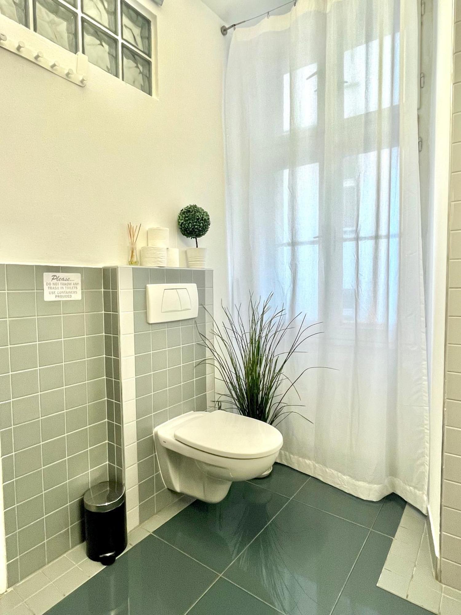 ברטיסלאבה James Bond Apartment Old Town מראה חיצוני תמונה