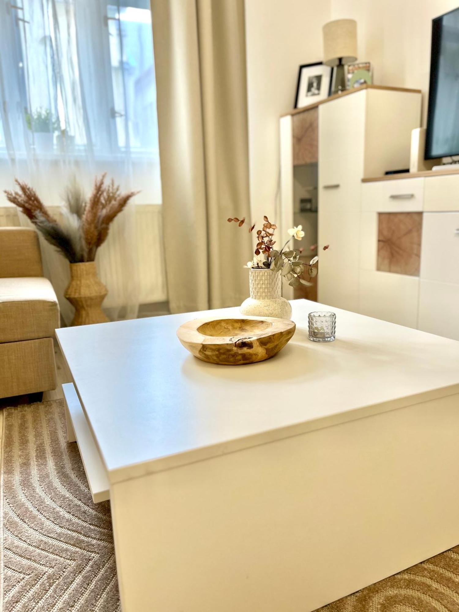 ברטיסלאבה James Bond Apartment Old Town מראה חיצוני תמונה