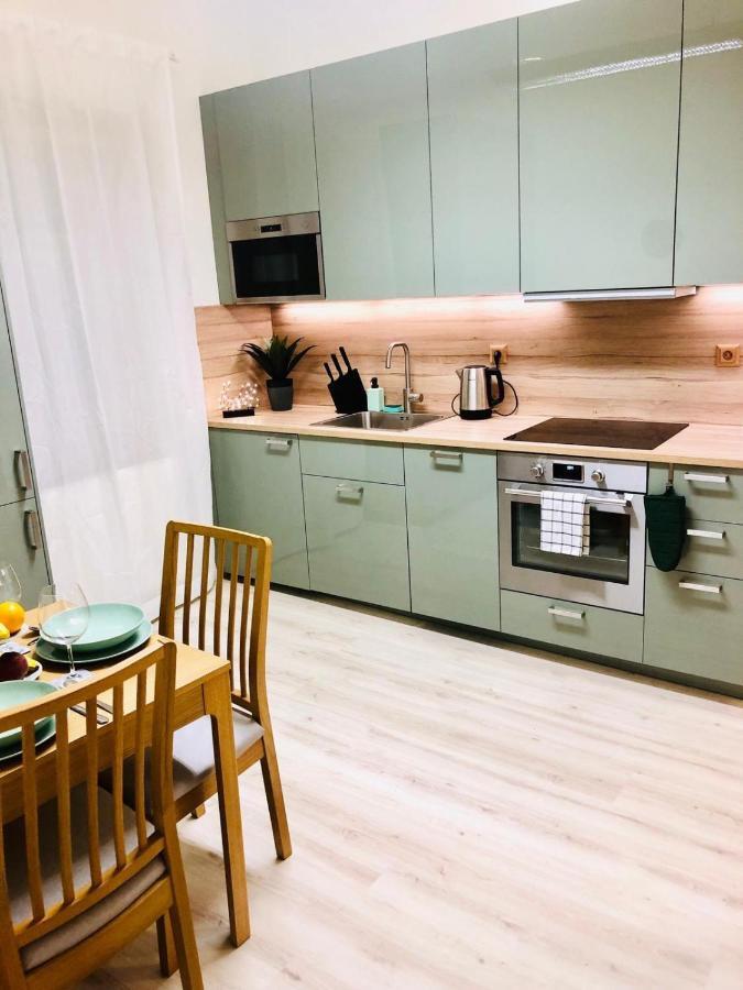 ברטיסלאבה James Bond Apartment Old Town מראה חיצוני תמונה